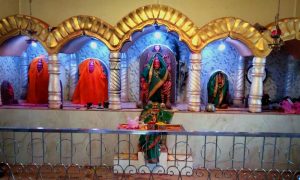 नवलाई देवी गाभारा 