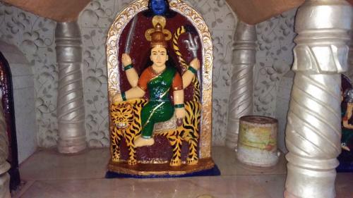 नवलाई देवी मूर्ती रंगकाम ०१ (2)